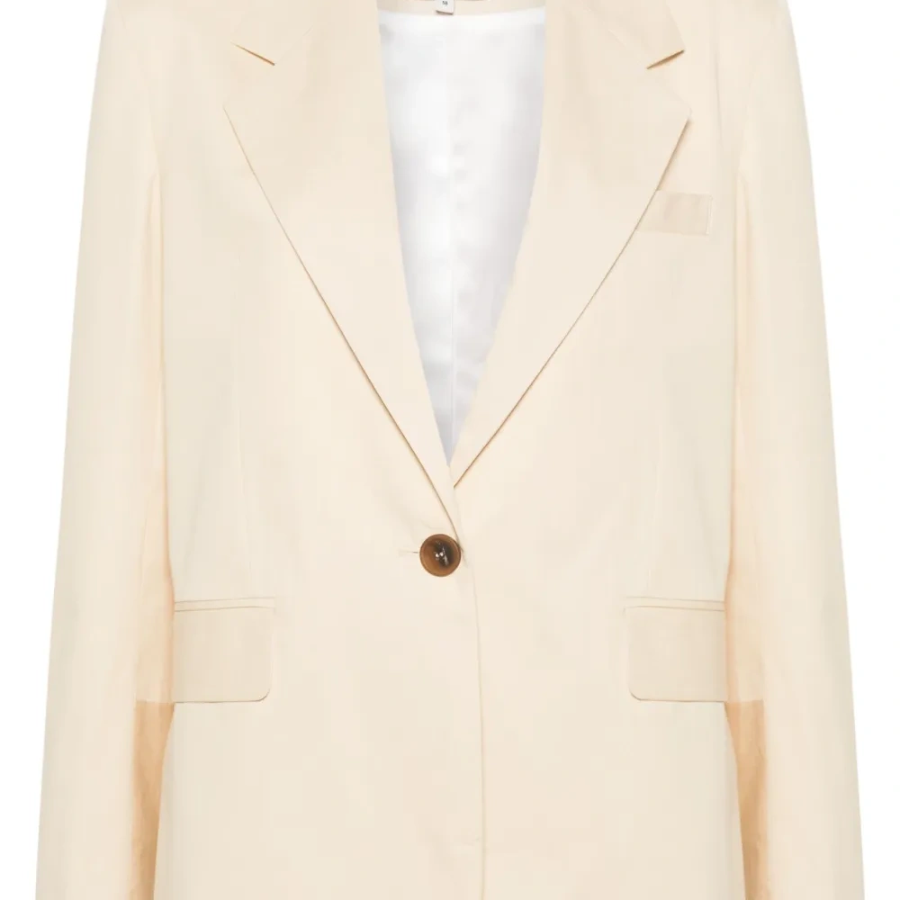 Пиджак строгого кроя