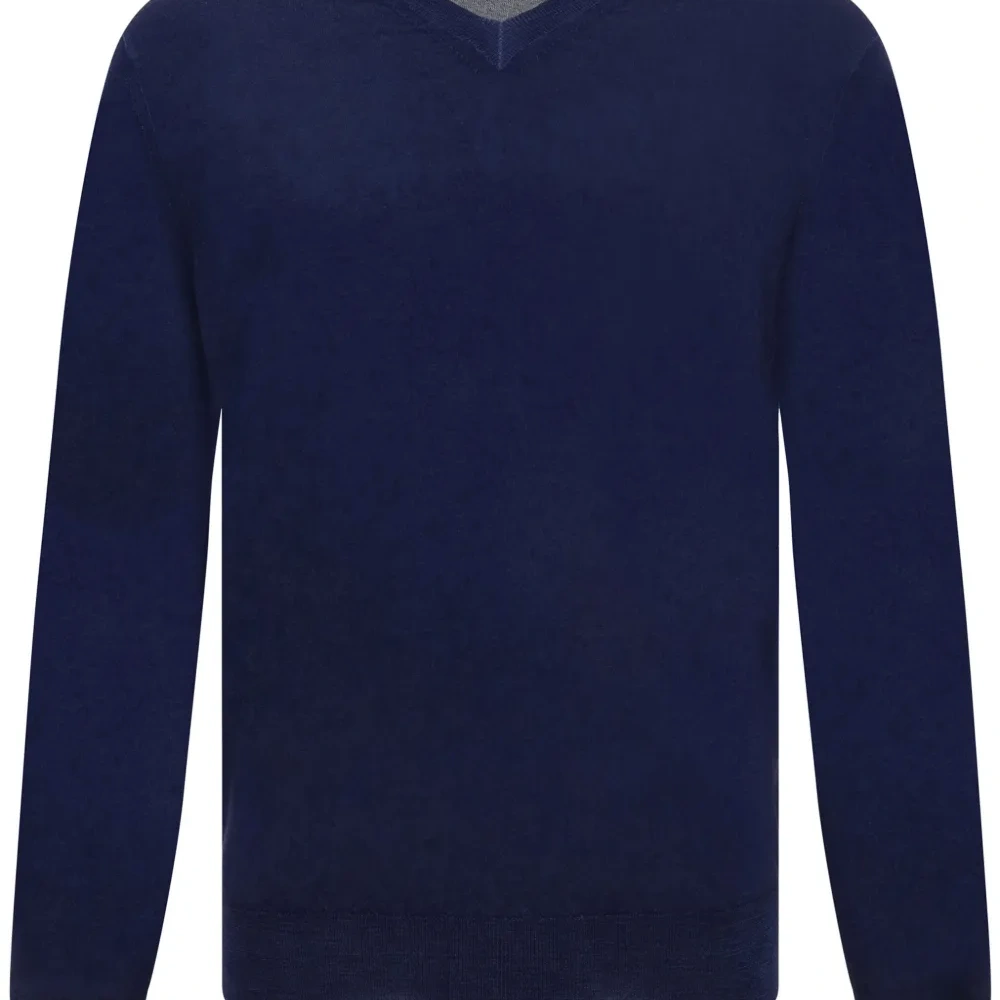 Джемпер с V-образным вырезом