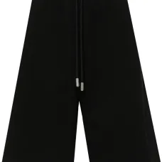 Шорты с вышитым логотипом