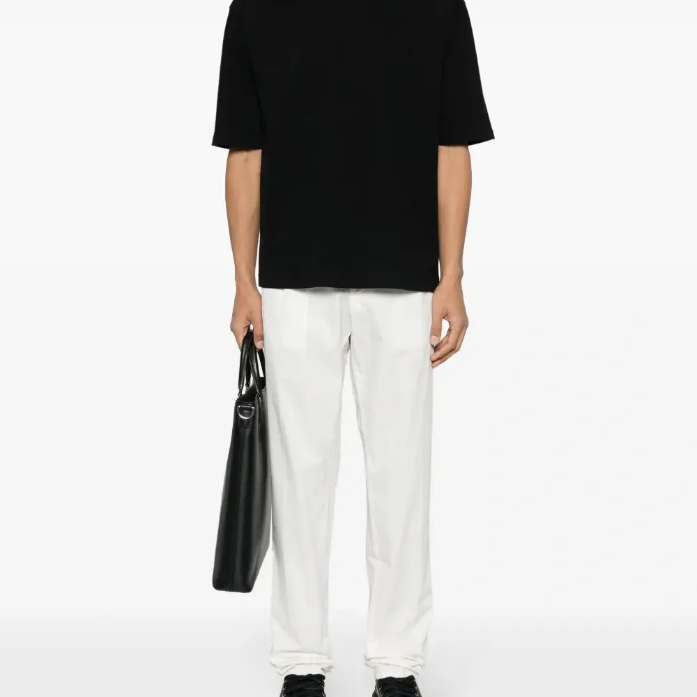 Футболка с круглым вырезом