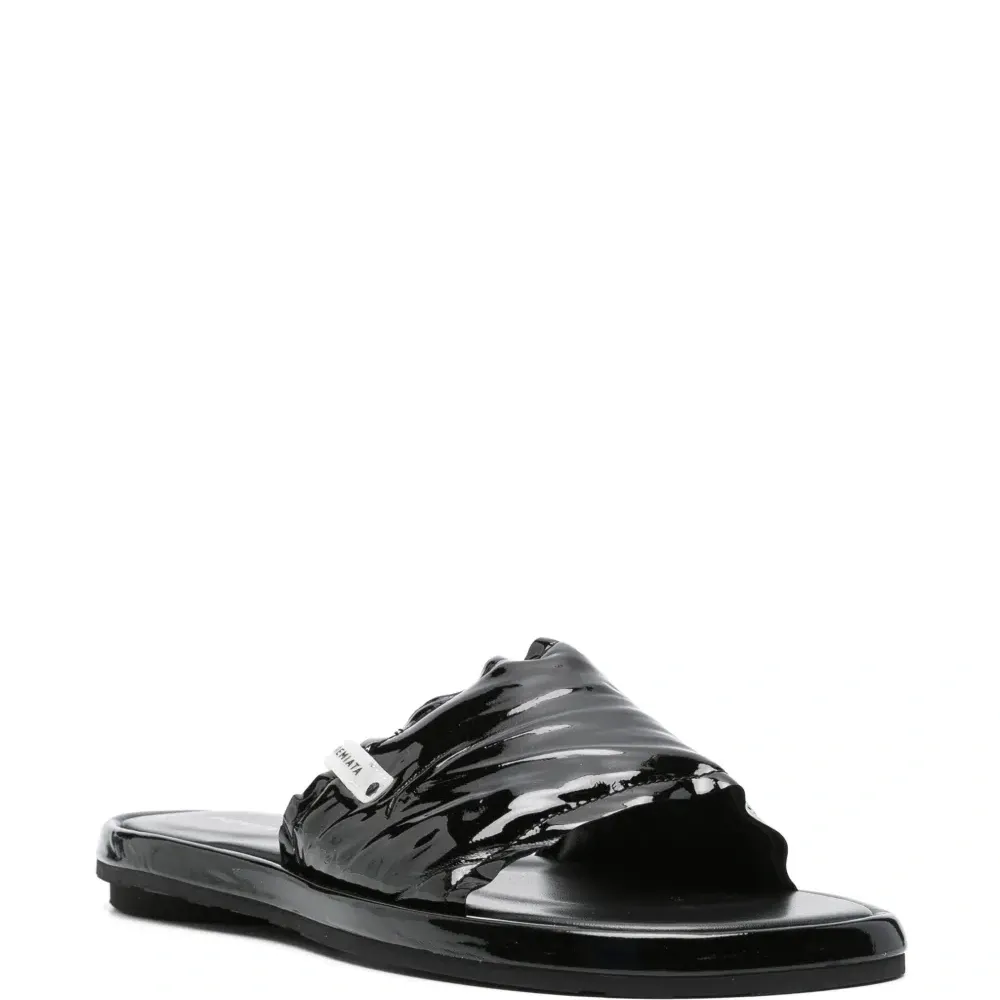 Лакированные шлепанцы Лакированные шлепанцы