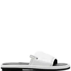 Лакированные шлепанцы