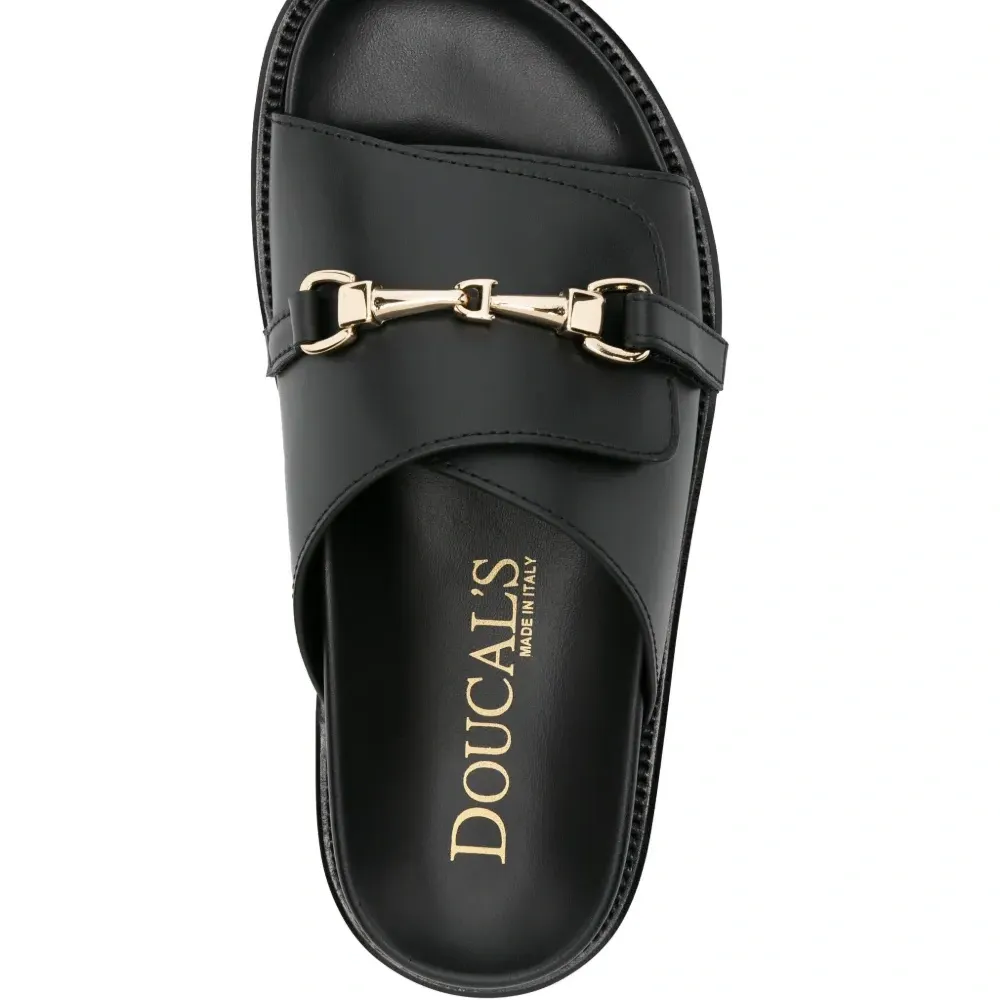 Шлепанцы с логотипом Шлепанцы с логотипом