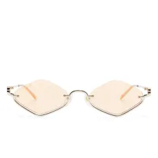 Солнцезащитные очки в геометричной оправе