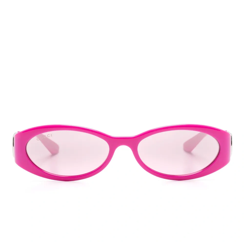 Солнцезащитные очки в овальной оправе