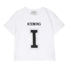 Футболка с вышитым логотипом