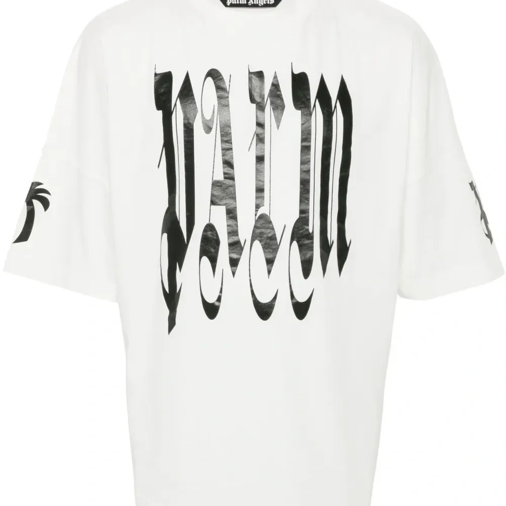 Футболка с логотипом