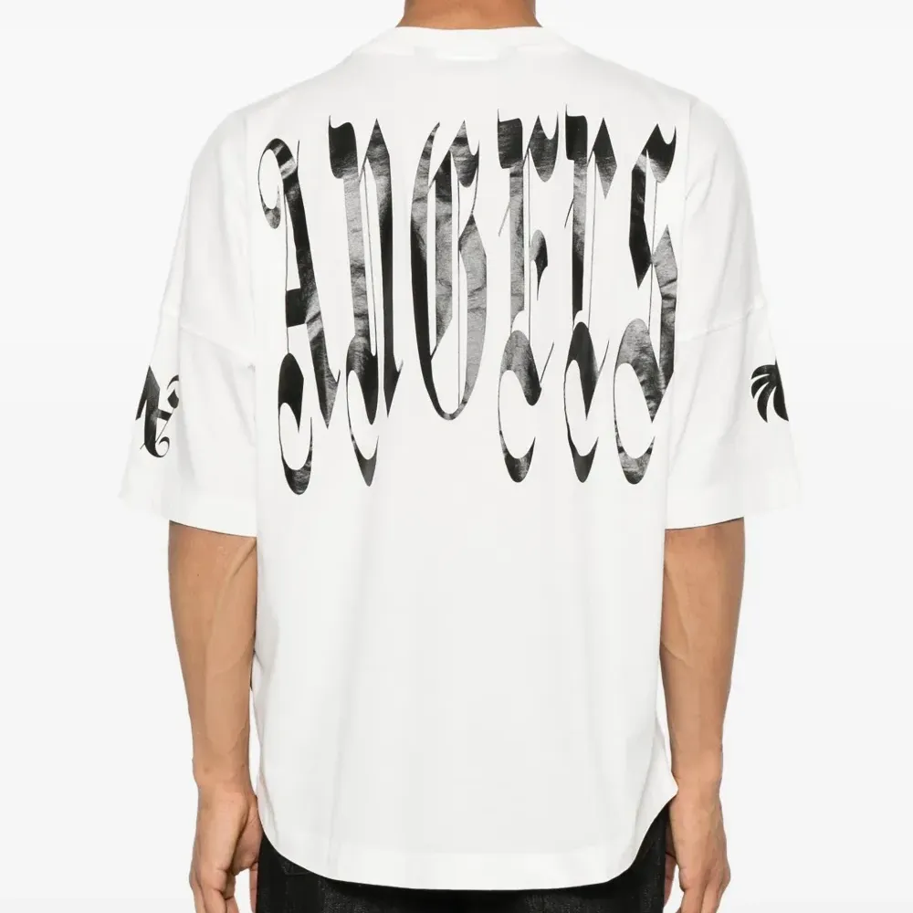 Футболка с логотипом