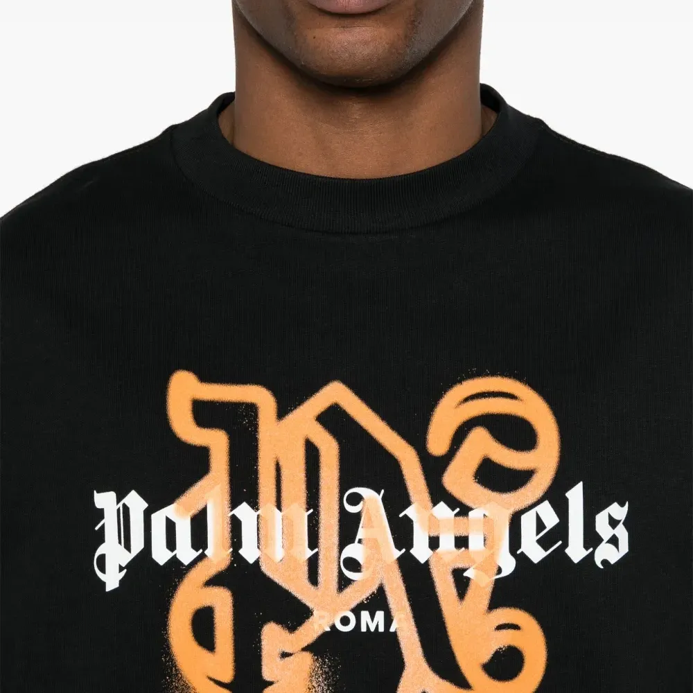 Футболка с логотипом