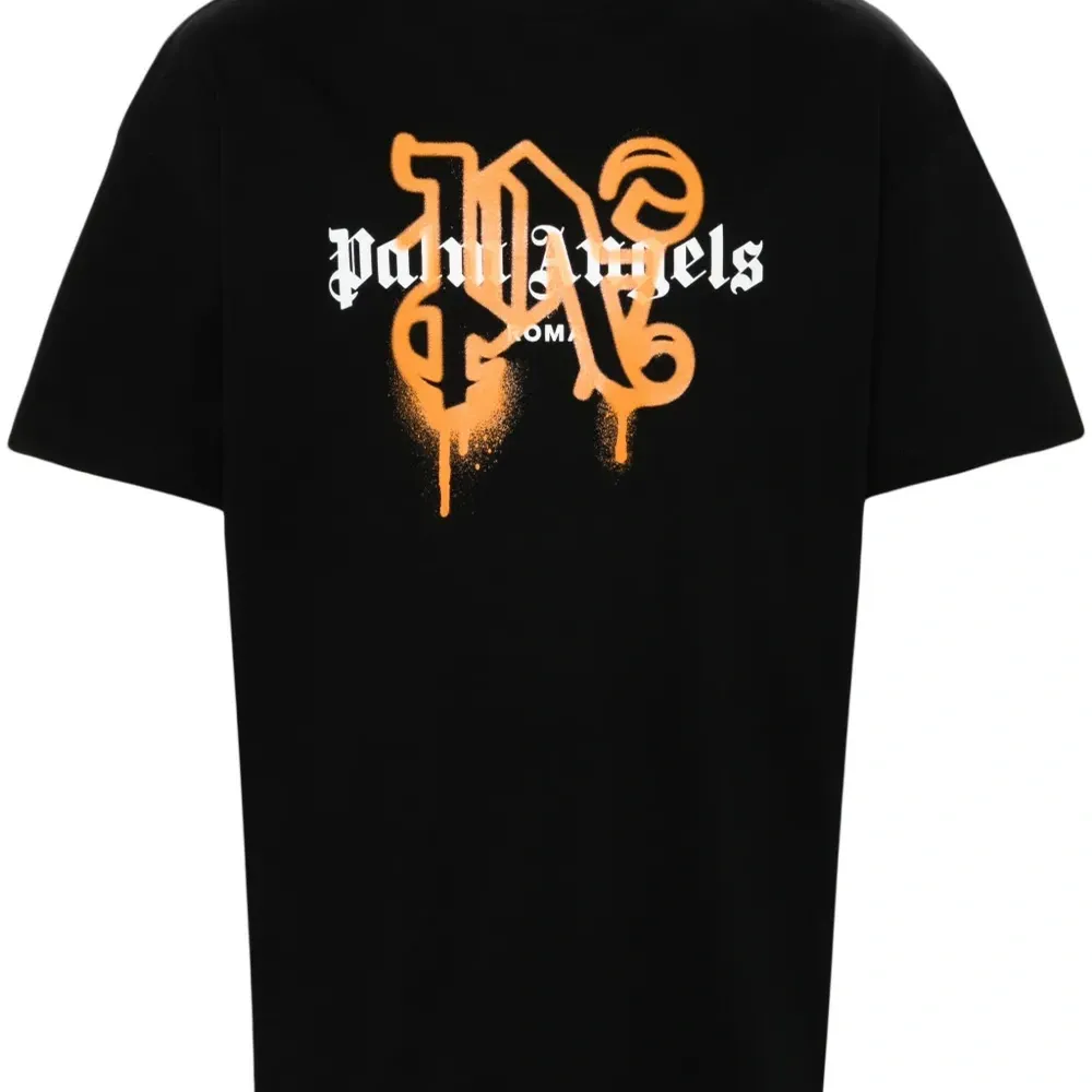 Футболка с логотипом