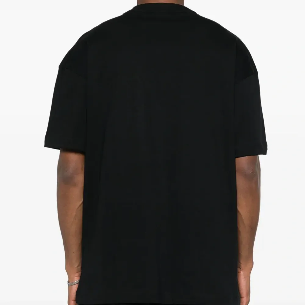 Футболка с логотипом