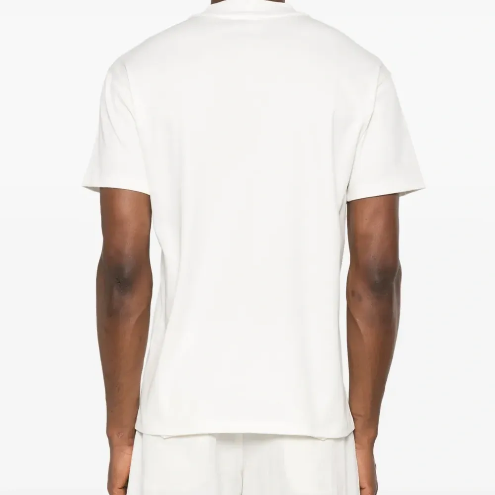 Футболка с круглым вырезом