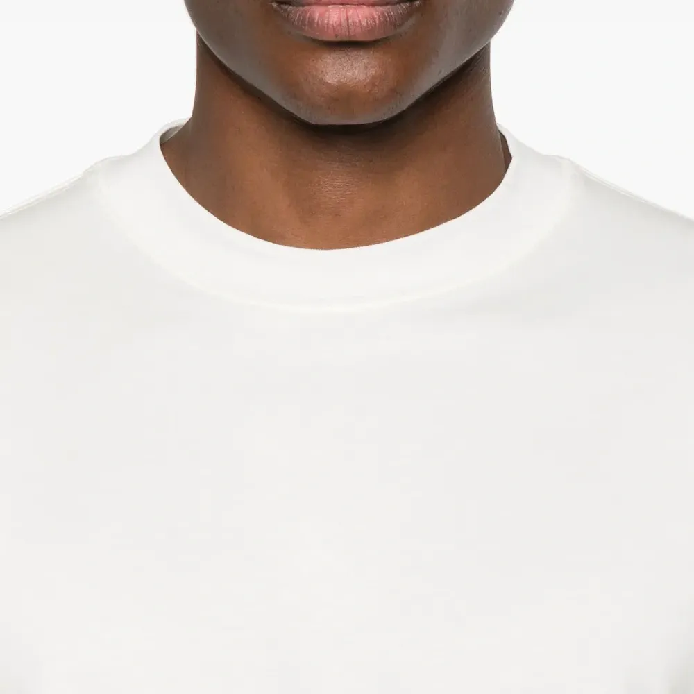 Футболка с круглым вырезом