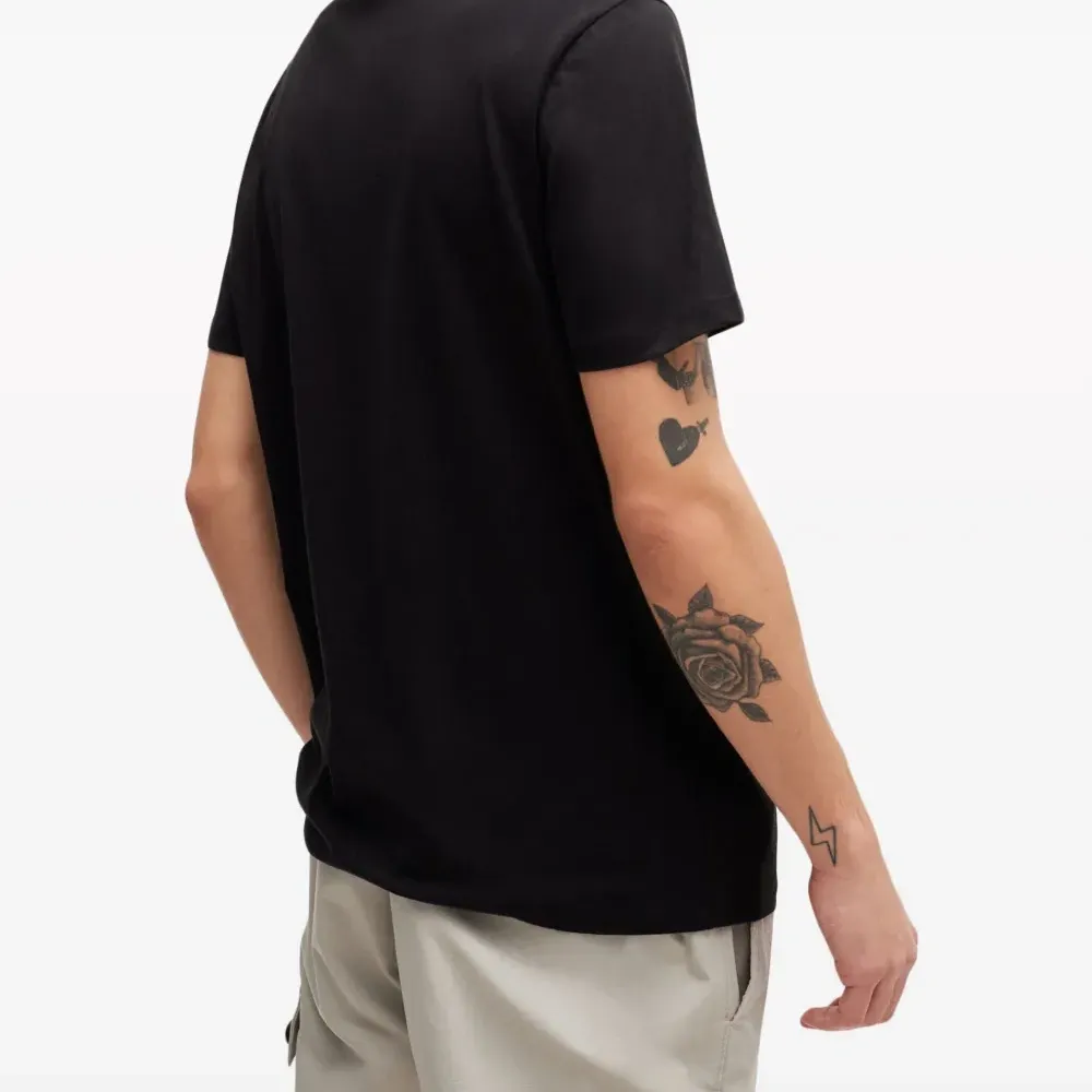 Футболка с логотипом