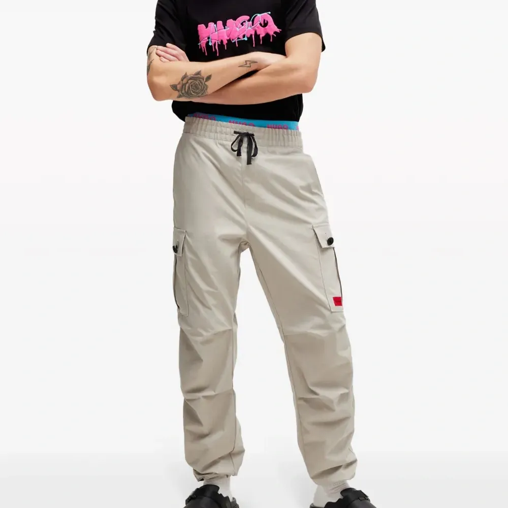 Футболка с логотипом