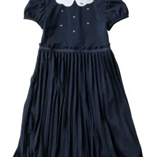 Платье с короткими рукавами и вышивкой