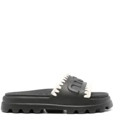 Шлепанцы с тисненым логотипом Шлепанцы с тисненым логотипом