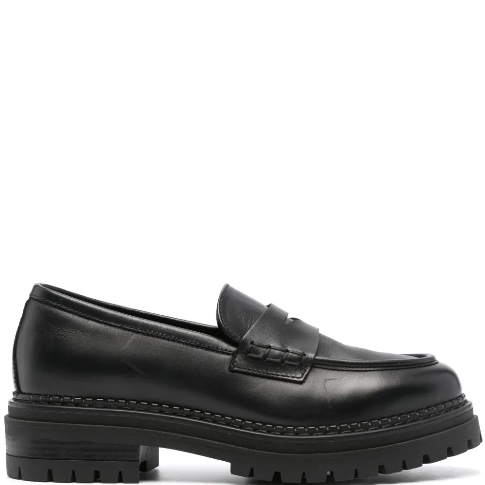 Лоферы с закругленным носком