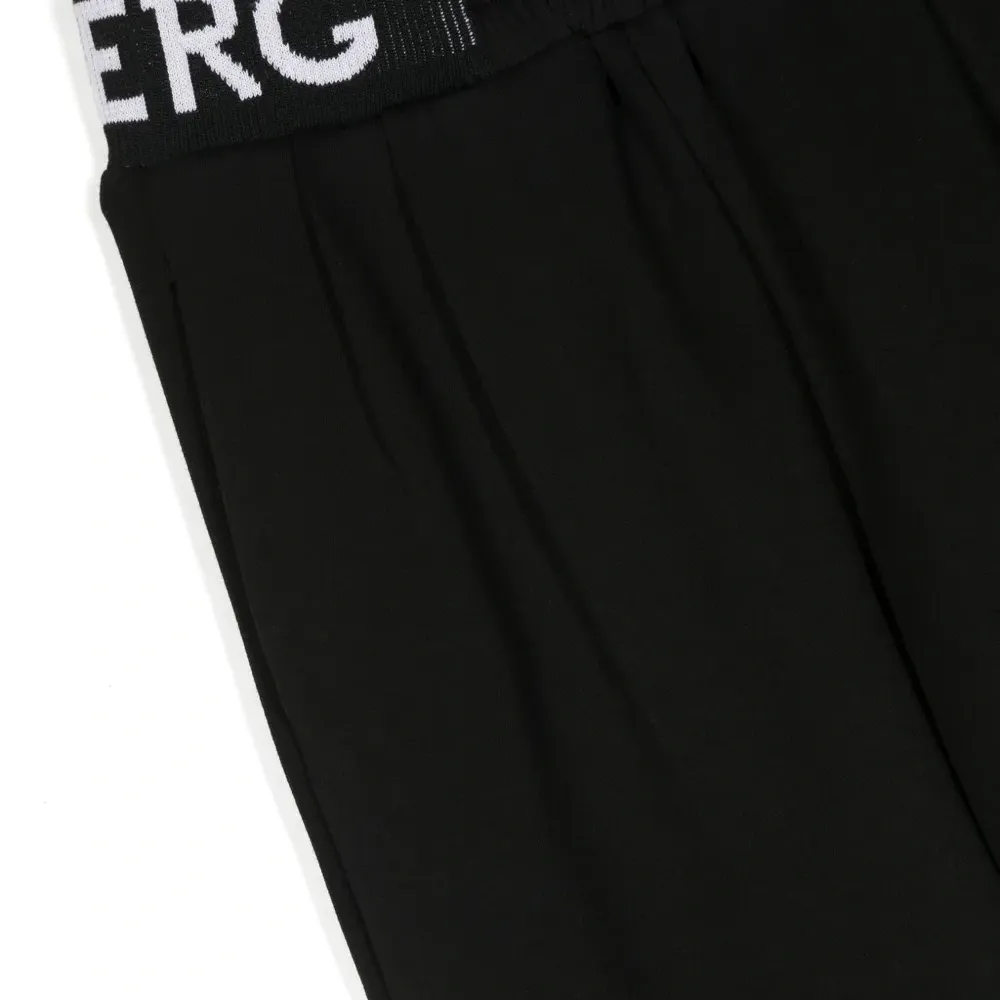 Брюки с логотипом Брюки с логотипом