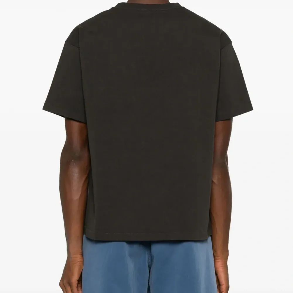 Футболка с вышивкой