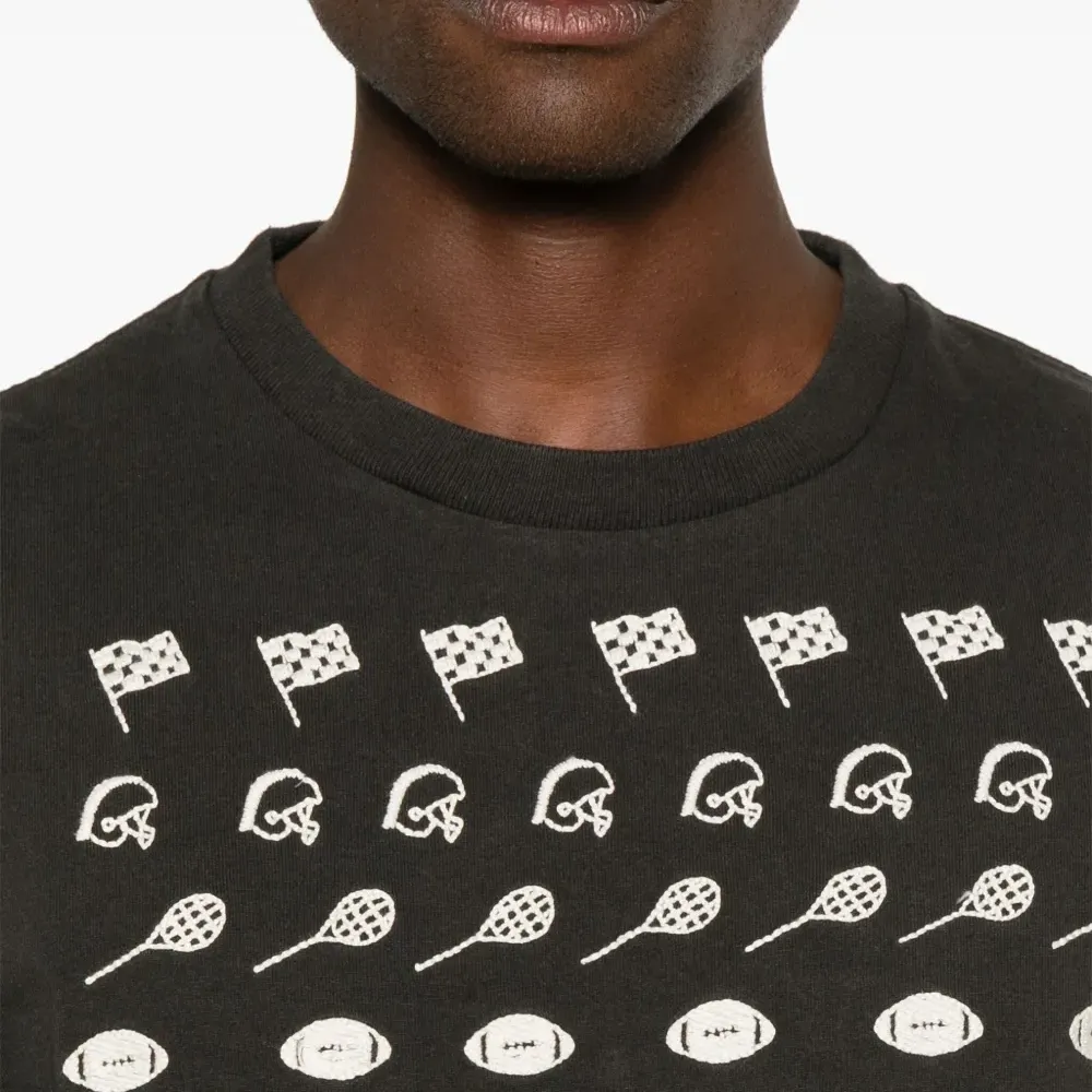 Футболка с вышивкой