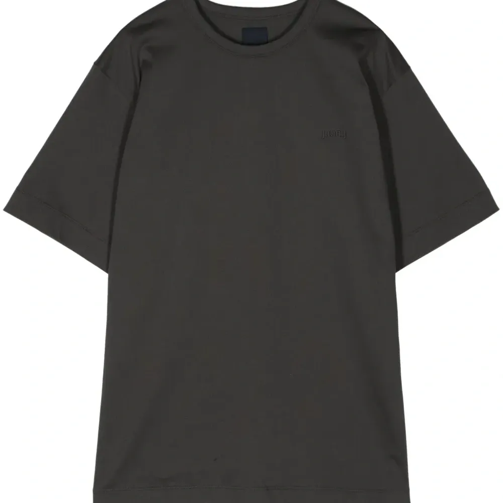 Футболка с логотипом