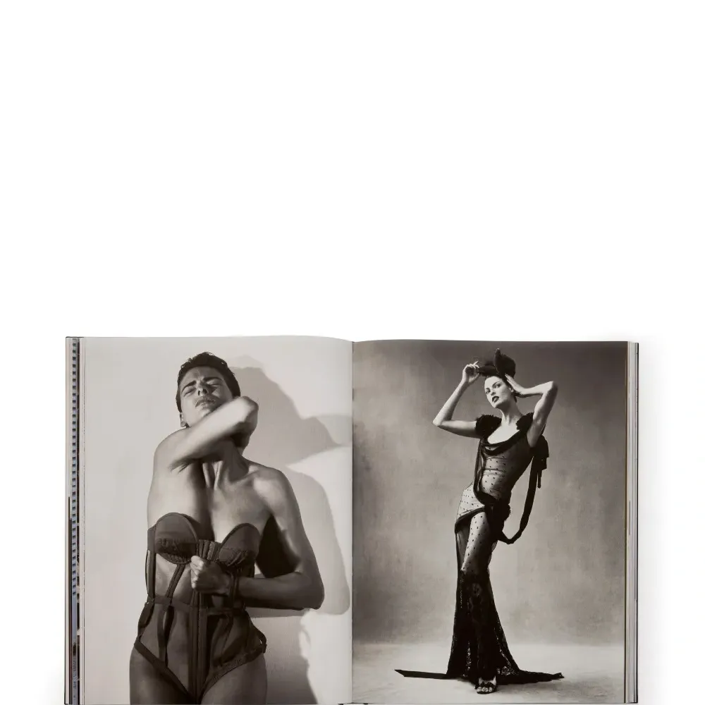 Книга Linda Evangelista Photographed by Steven Meisel