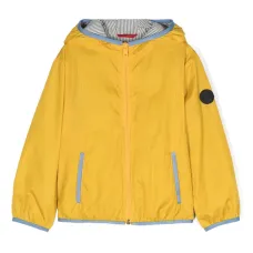 куртка с капюшоном и логотипом