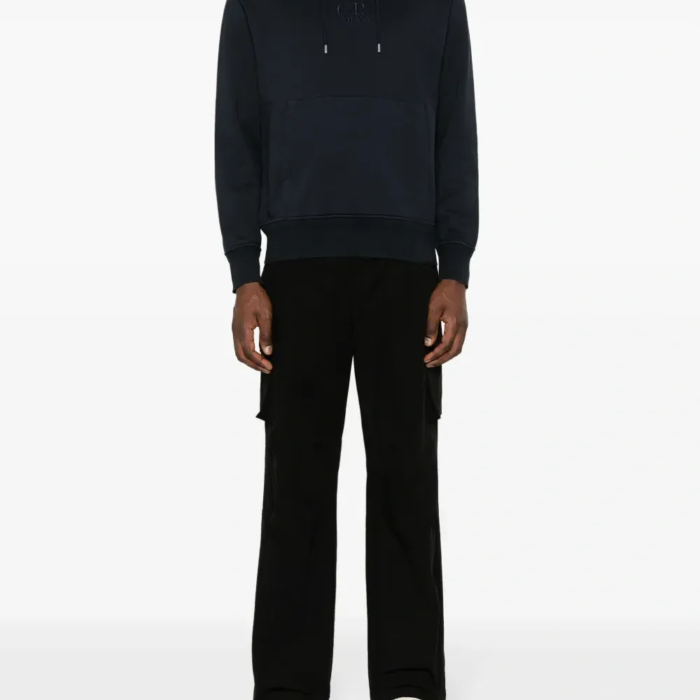 Худи с вышитым логотипом Худи с вышитым логотипом