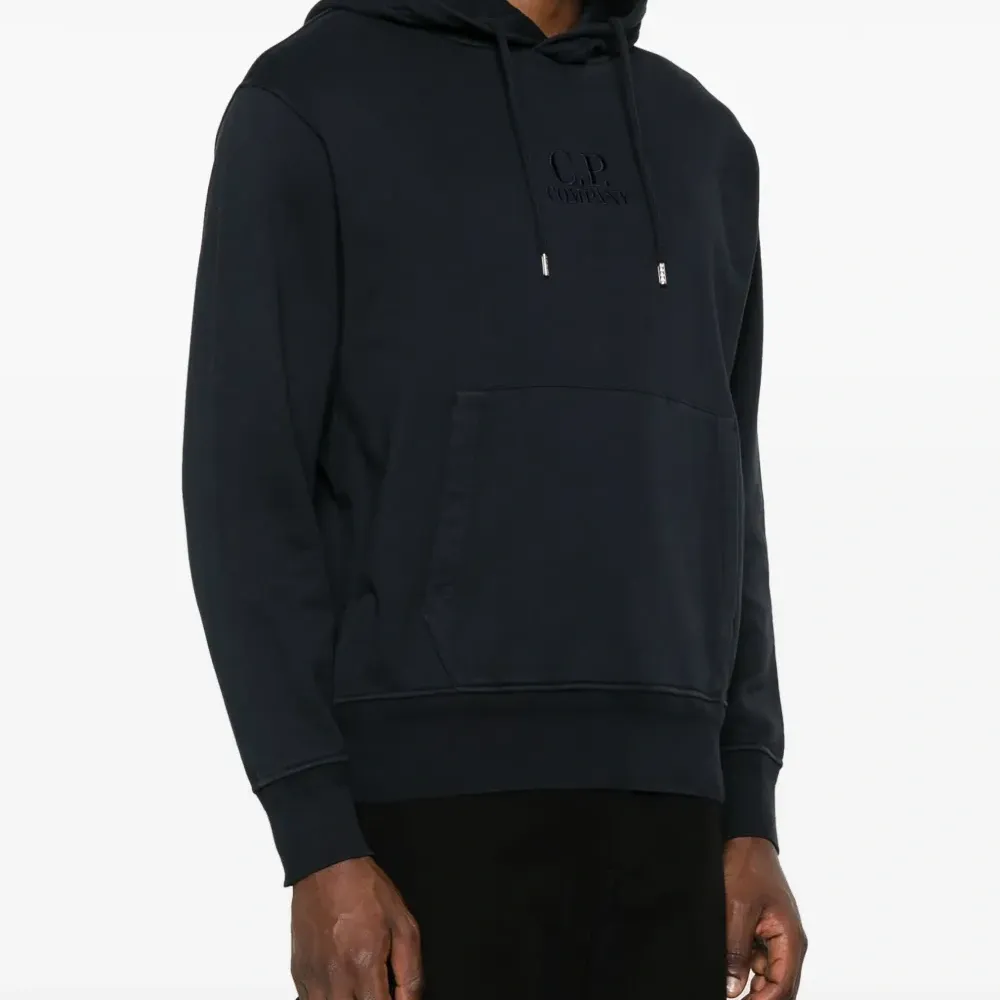 Худи с вышитым логотипом Худи с вышитым логотипом