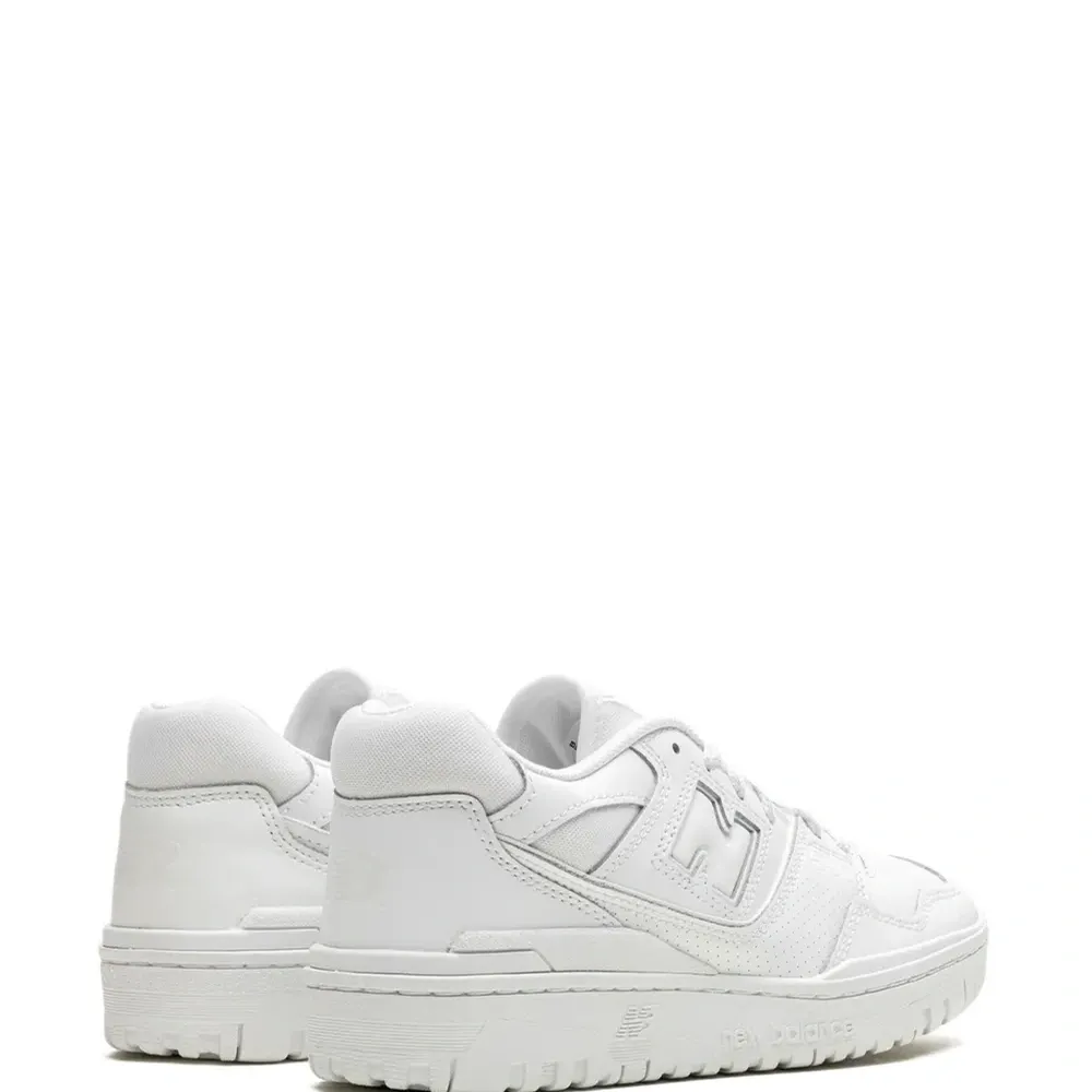 Кроссовки 550