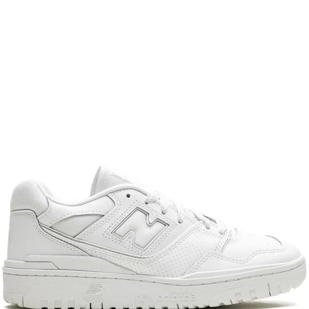 Кроссовки 550