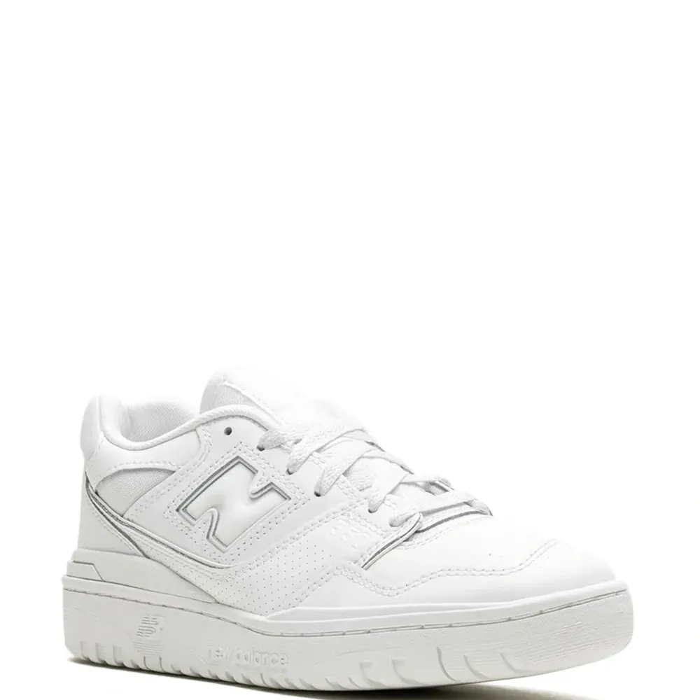 Кроссовки 550