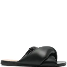 Сандалии на плоской подошве