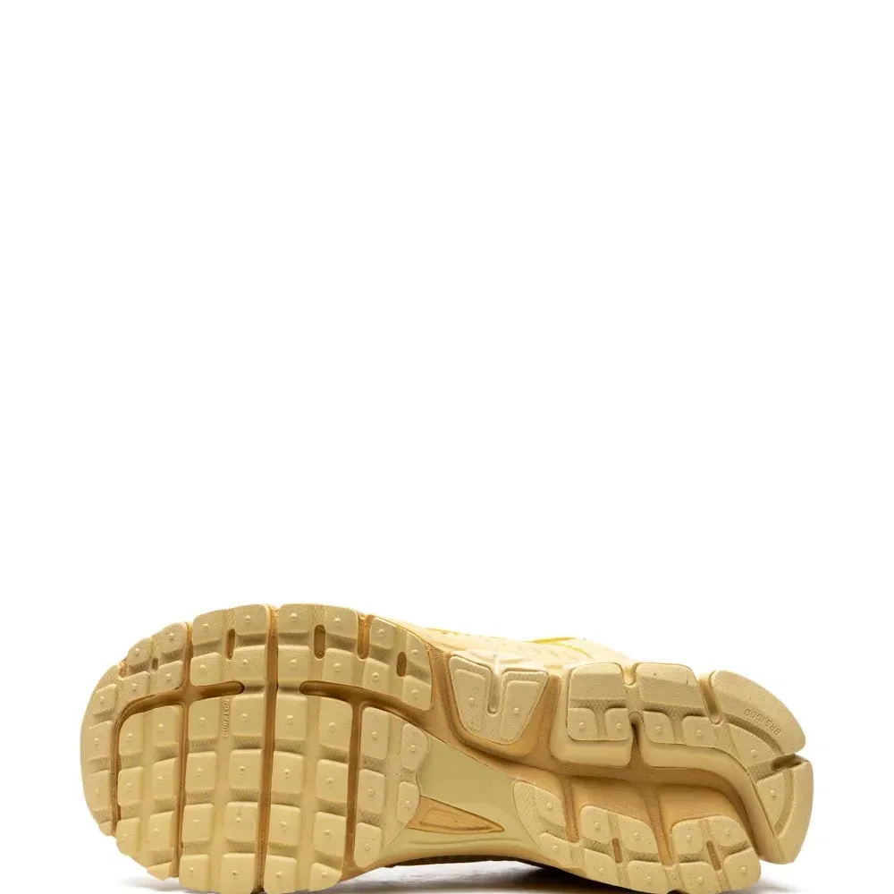 Кроссовки Zoom Vomero 5 'Saturn Gold'