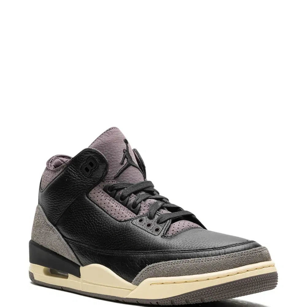 Кроссовки Air Jordan 3 Black из коллаборации с A Ma Maniere Кроссовки Air Jordan 3 Black из коллаборации с A Ma Maniere