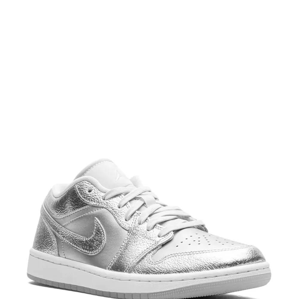 Кроссовки Air Jordan 1 Low SE Metallic Silver