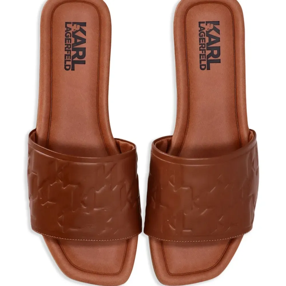 Шлепанцы Brio с монограммой