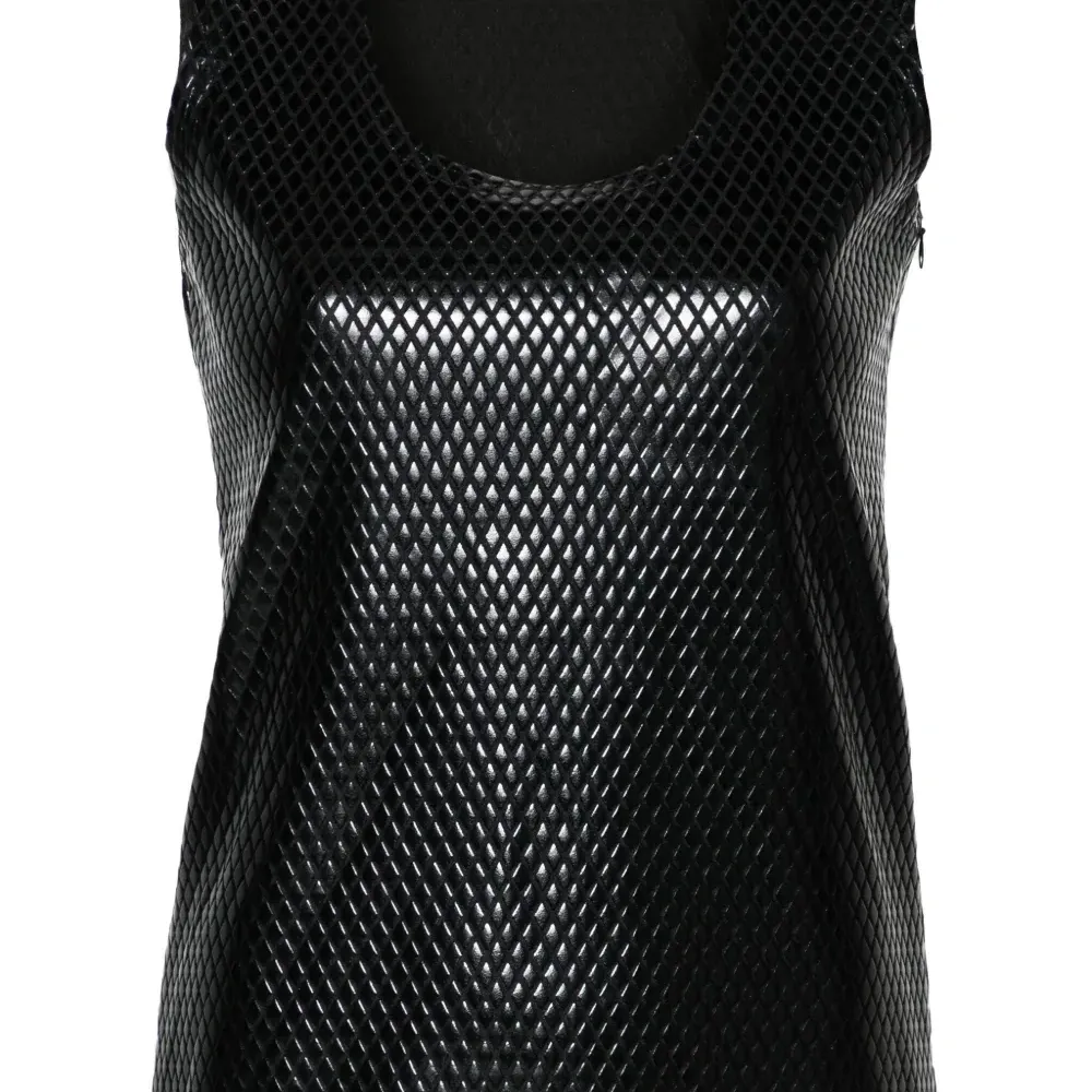 Топ с узором в ромб