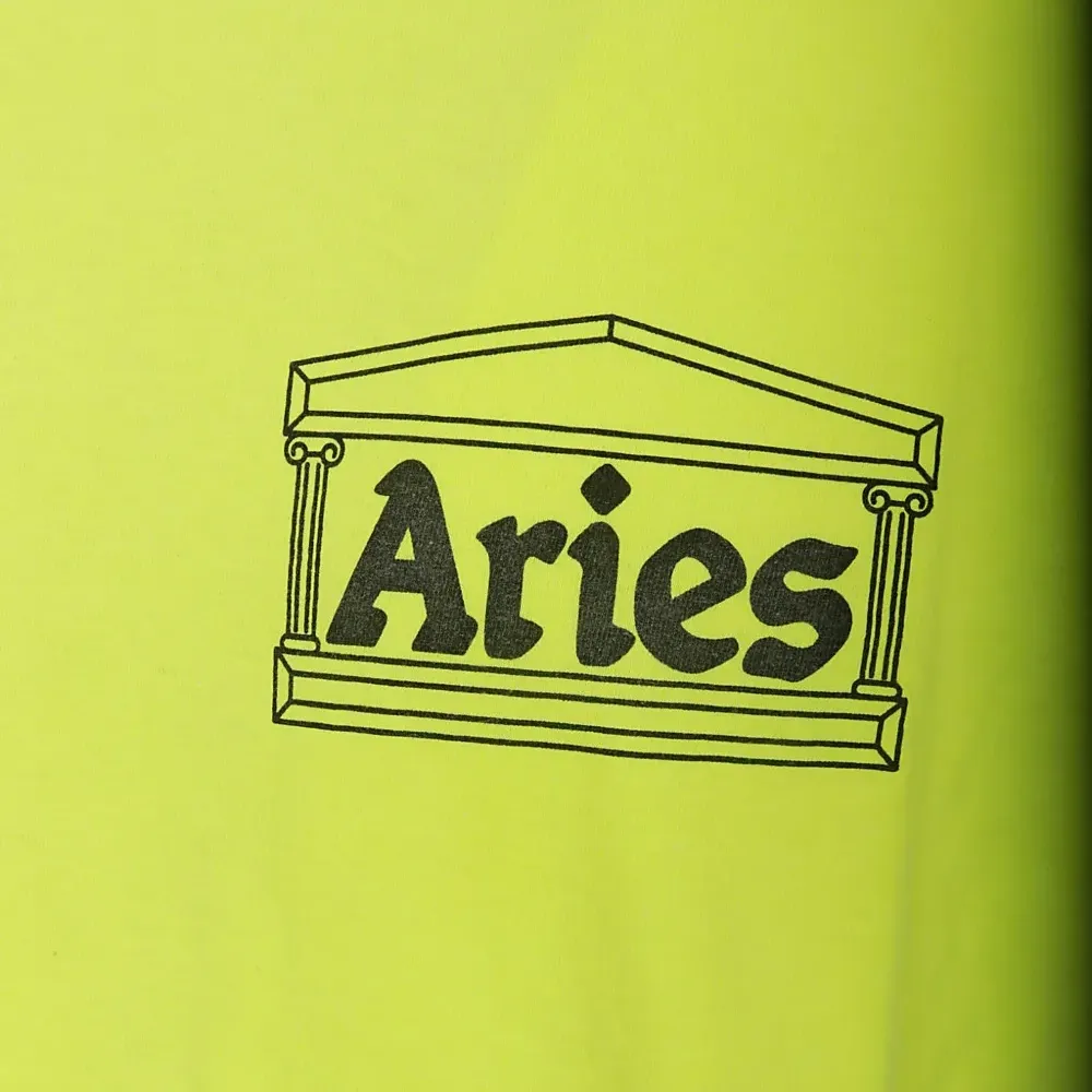 Футболка с логотипом Футболка с логотипом