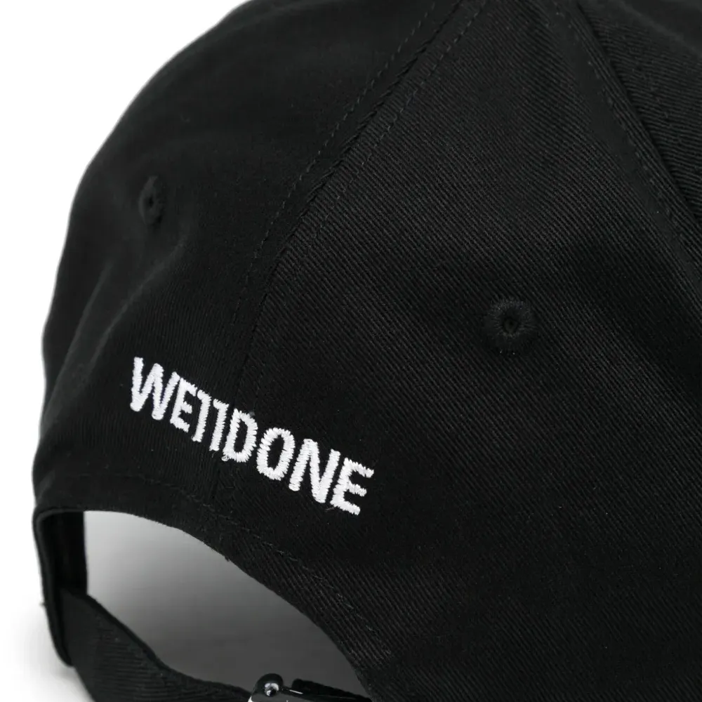 Бейсболка с логотипом