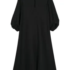 Платье с нашивками