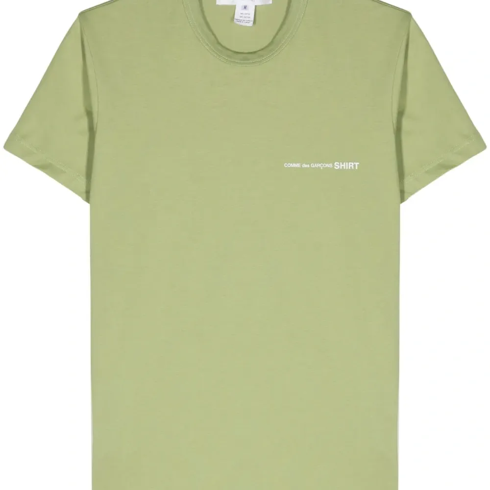 Футболка с логотипом