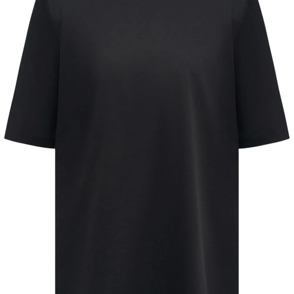 Футболка с круглым вырезом