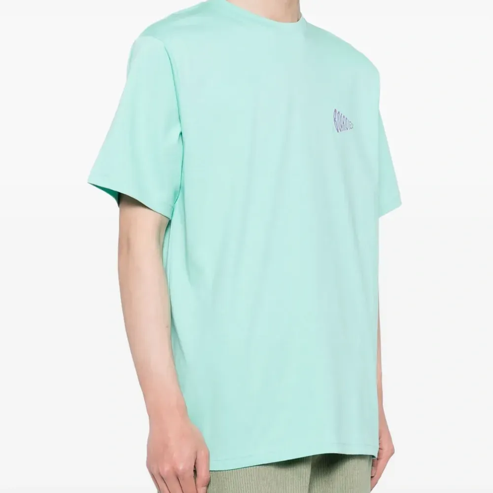 Футболка с логотипом