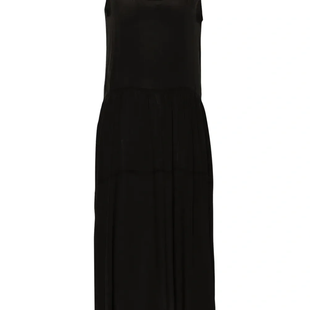 Расклешенное платье макси