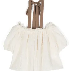 Блузка с цветочной вышивкой