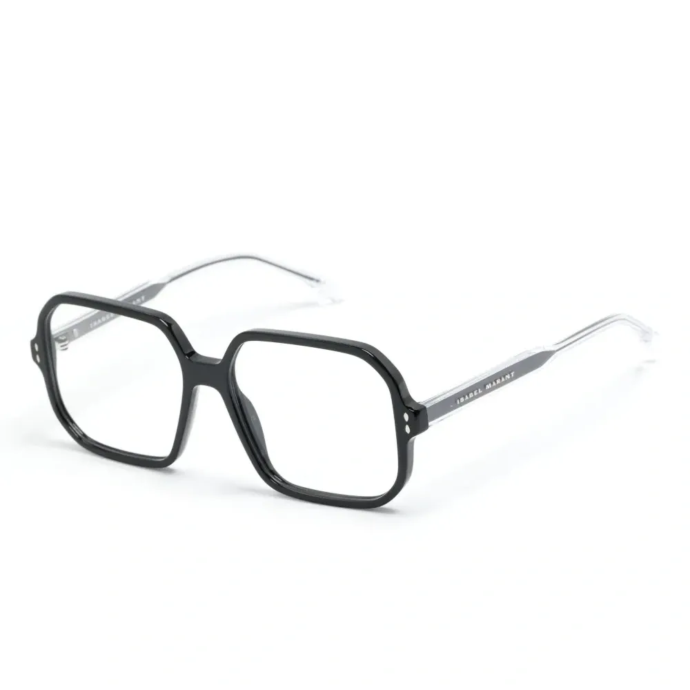 Очки в квадратной оправе