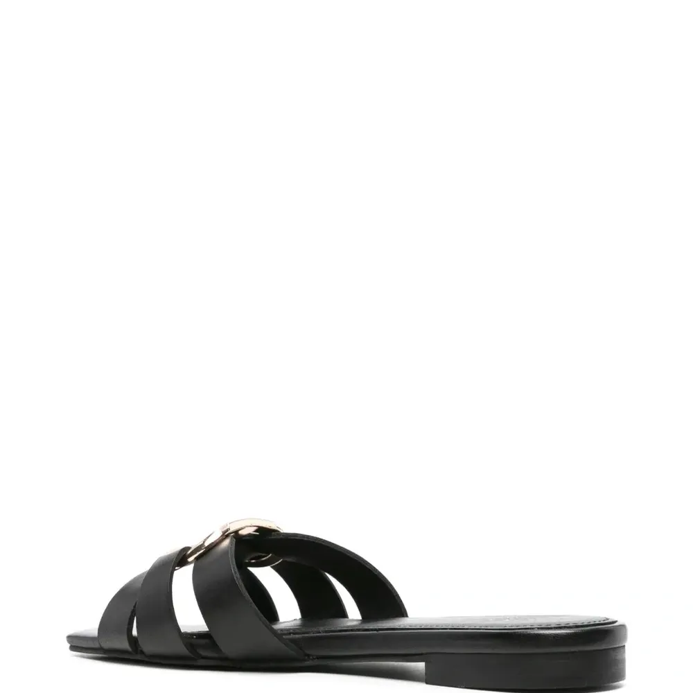 Шлепанцы с пряжкой Oval T