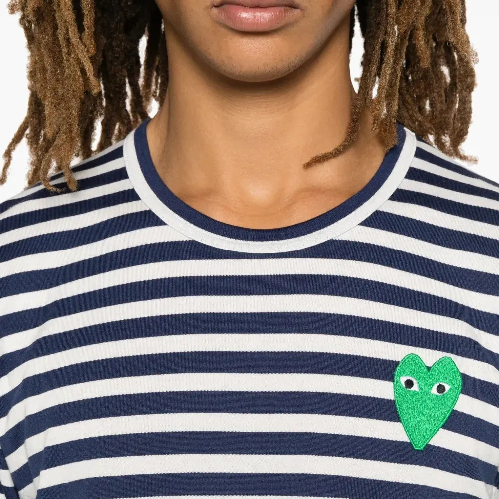 Футболка с нашивкой Футболка с нашивкой